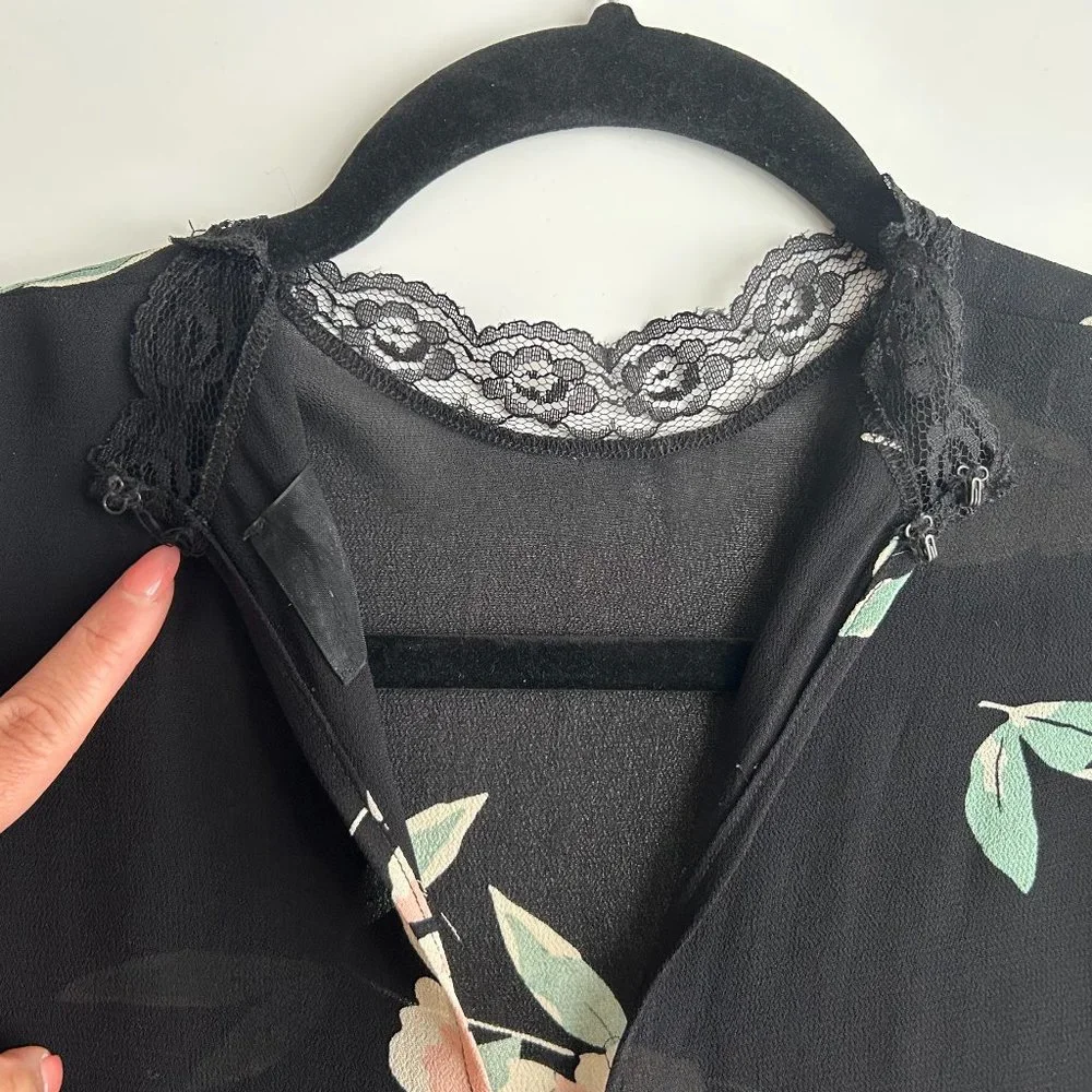 Reformation - Cocktail Dress, Size 0, floral pattern with lace - Picture 9 of 9